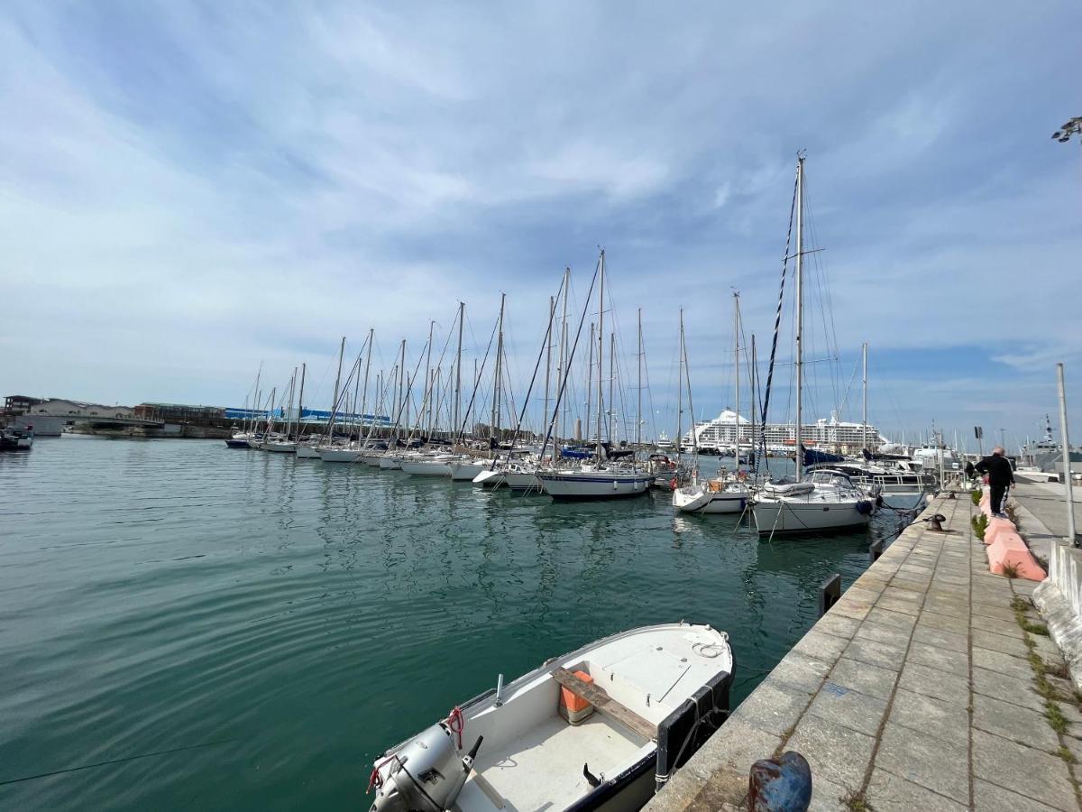 Kasia Porta Sul Mare Di Livorno Free Parking Εξωτερικό φωτογραφία